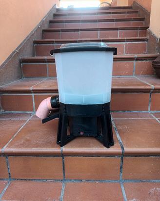 Mangiatoia automatica per pesci da laghetto
