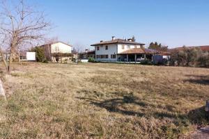 Terreno di 799 m² a Corno di Rosazzo