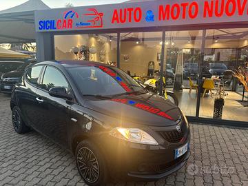 Lancia Ypsilon 1.0 FireFly 5 porte S&S Hybrid Albe