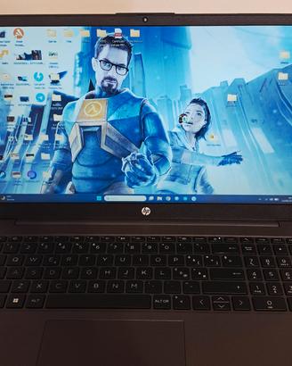 Laptop HP 255 G10 Con Borsa (Come Nuovo)
