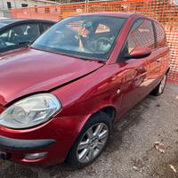 Lancia ypsilon 2004 per pezzi di ricambio