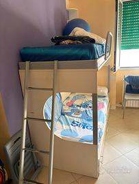 Letto a castello con 2 materassi e cassettoni
