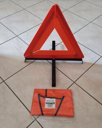 Triangolo e giubbotto per auto