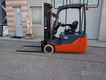 CARRELLO ELEVATORE ELETTRICO TOYOTA