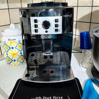 macchina caffe De Longhi Magnifica S 