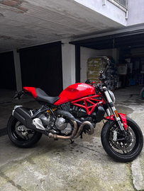 Ducati monster 821