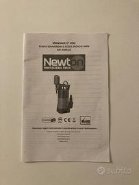 Pompe sommerse acque nere e bianche