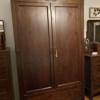 armadio due ante arte povera