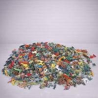 Grande Lotto di Soldatini di Plastica Vintage