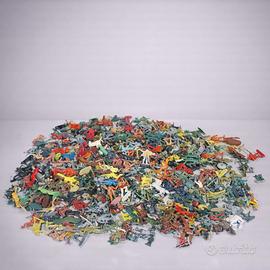 Grande Lotto di Soldatini di Plastica Vintage