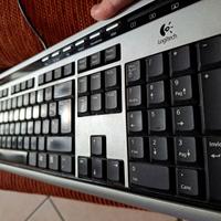 Tastiera piatta Logitech