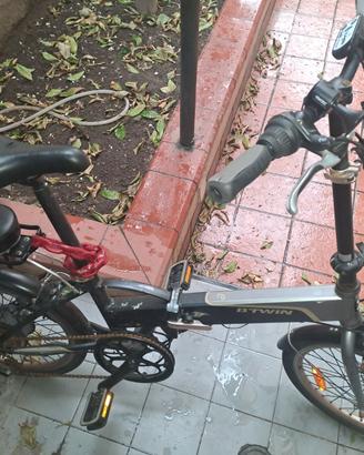 Bicicletta B-Twin pieghevole elettrica