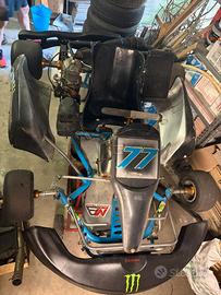 Go kart con carrello officina e ricambi