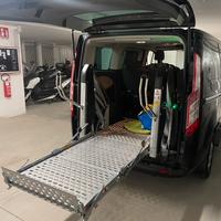 Pedana elettrica per disabili auto