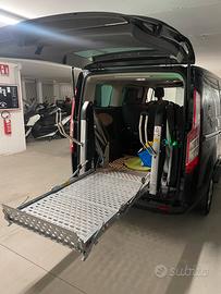 Pedana elettrica per disabili auto