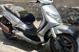 Piaggio Beverly 250