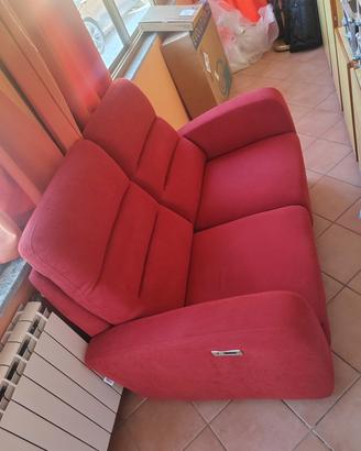Divano 2 posti reclinabile  con pulsantiera  e USB