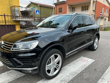 Volkswage Touareg 3.0 TDI 262 CV