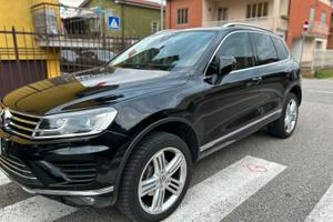 Volkswage Touareg 3.0 TDI 262 CV
