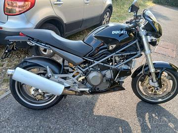 Ducati Monster 900