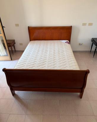 Letto in legno massello