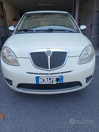 Lancia Ypsilon 1.2 Benzina – Ideale per N