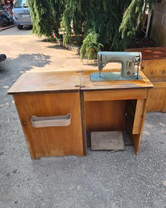 Macchina da cucire vintage