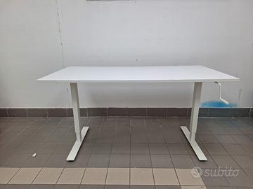 Scrivania regolabile IKEA SKARSTA