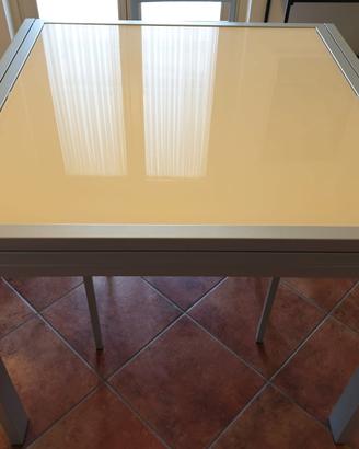 tavolo vetro  90 90 180 allungabile  4 sedie 