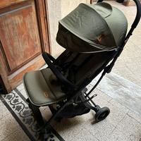 Passeggino salvaspazio leggero