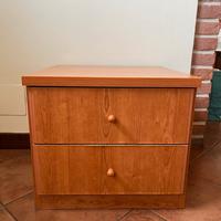 Comodino in legno