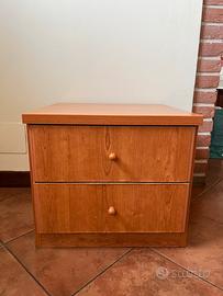 Comodino in legno