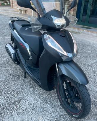 Honda SH 300 ABS BlackEdition