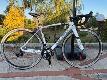 Bici da corsa Olmo veloce zerotre full carbon S