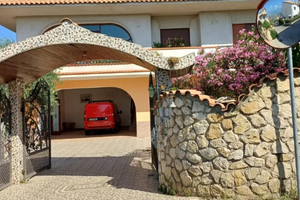 Villa con 3 appartamenti.anche singolarmente