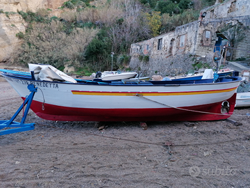 Barca da pesca in buone condizioni