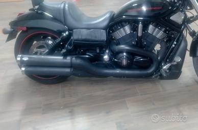 Vance & Hines Widow per V Rod