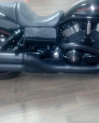 Vance & Hines Widow per V Rod