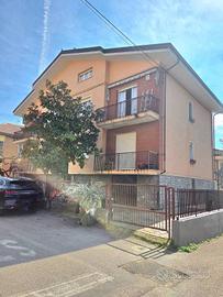 Appartamento di 140 m² con più di 5 locali e box a