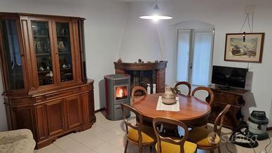 salotto in legno massiccio