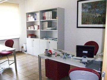 Immobile di 1100 m² con più di 5 locali a Capannor