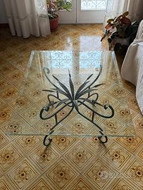 Tavolo in vetro con supporto in ferro