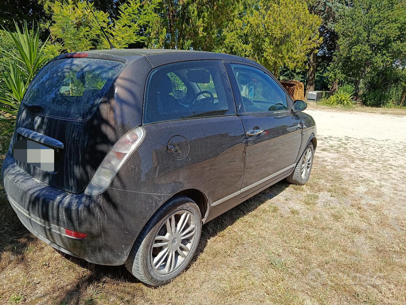 Dacia Y 2007 photo 2