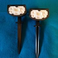 2 Faretti led solari LUTOM 12 Led.