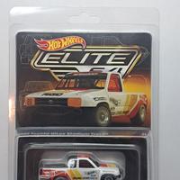 Hot wheels elite 64 Toyota hilux 