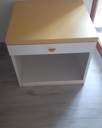 Comodino singolo cameretta