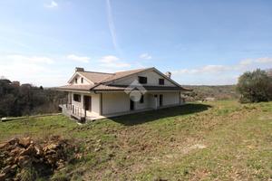 PORZIONE DI BIFAMILIARE A CASTELNUOVO DI PORTO