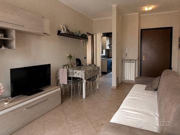 Bilocale arredato con balcone ad Aicurzio