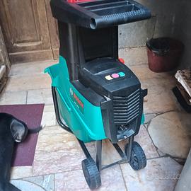 Il silenzioso biotrituratore da giardino ad alte p