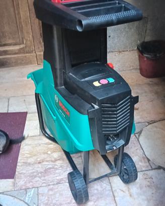 Il silenzioso biotrituratore da giardino ad alte p